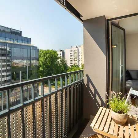 Native Barska 69 Apartment